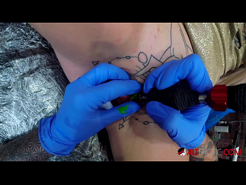 ❤️ Äärimmäisen tatuoitu hottie Sully Savage sai tatuoinnin klitorikseen ❤️ Porno at us fi.pornpictureshq.ru
